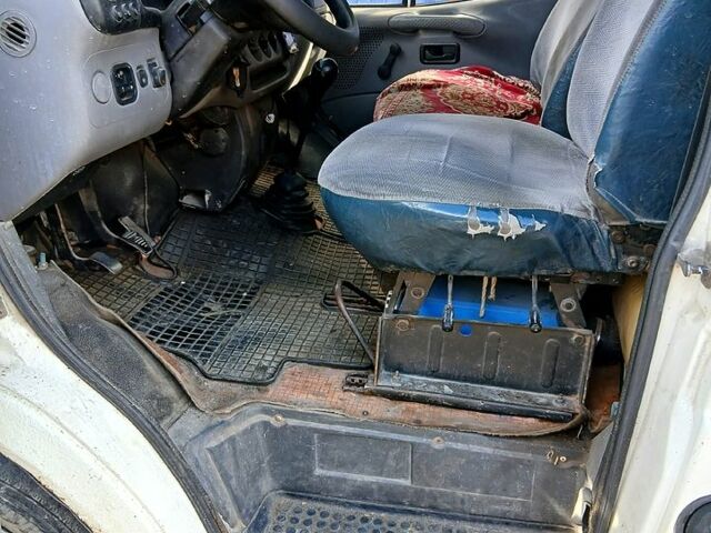 Білий Форд Транзит, об'ємом двигуна 2.5 л та пробігом 250 тис. км за 3700 $, фото 4 на Automoto.ua