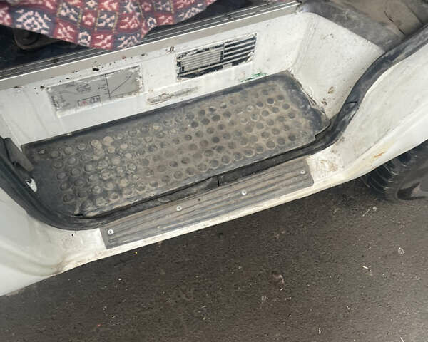 Белый Форд Транзит, объемом двигателя 2.5 л и пробегом 280 тыс. км за 3500 $, фото 7 на Automoto.ua