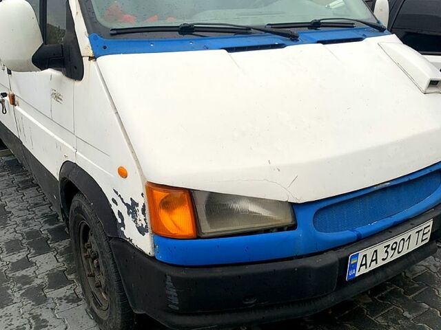 Білий Форд Транзит, об'ємом двигуна 2.5 л та пробігом 0 тис. км за 2000 $, фото 1 на Automoto.ua