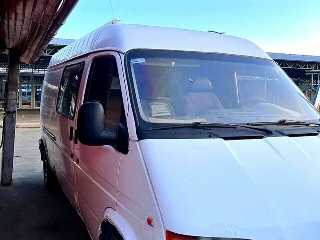 Белый Форд Транзит, объемом двигателя 2.5 л и пробегом 400 тыс. км за 1750 $, фото 4 на Automoto.ua