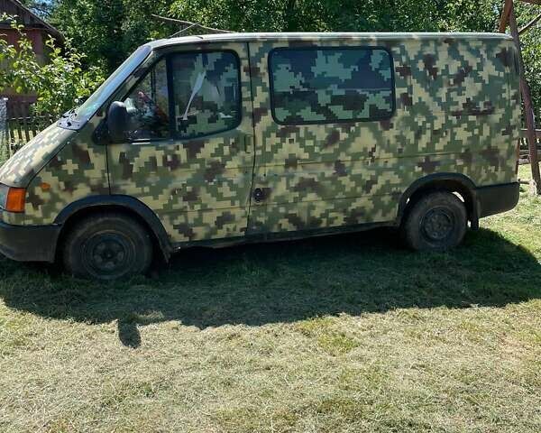 Білий Форд Транзит, об'ємом двигуна 2.5 л та пробігом 450 тис. км за 2297 $, фото 2 на Automoto.ua
