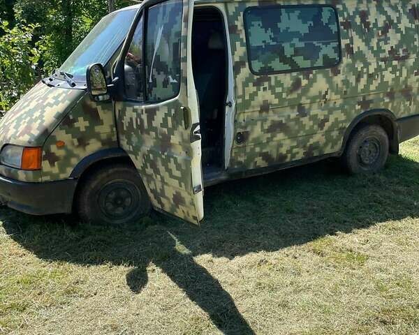 Білий Форд Транзит, об'ємом двигуна 2.5 л та пробігом 450 тис. км за 2297 $, фото 1 на Automoto.ua