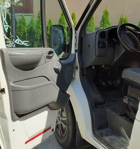 Білий Форд Транзит, об'ємом двигуна 2.4 л та пробігом 358 тис. км за 4600 $, фото 8 на Automoto.ua