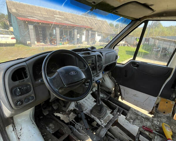 Білий Форд Транзит, об'ємом двигуна 0 л та пробігом 200 тис. км за 1950 $, фото 8 на Automoto.ua