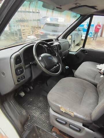 Белый Форд Транзит, объемом двигателя 2 л и пробегом 568 тыс. км за 3500 $, фото 5 на Automoto.ua