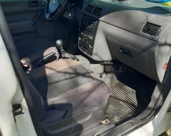 Білий Форд Транзит, об'ємом двигуна 1.8 л та пробігом 350 тис. км за 2700 $, фото 3 на Automoto.ua