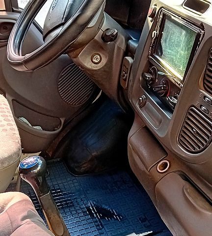 Белый Форд Транзит, объемом двигателя 2 л и пробегом 500 тыс. км за 3500 $, фото 7 на Automoto.ua