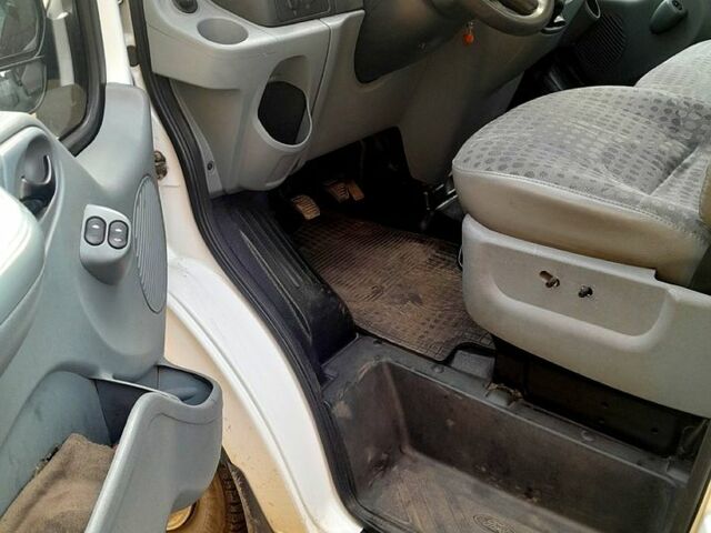 Белый Форд Транзит, объемом двигателя 2.2 л и пробегом 266 тыс. км за 8500 $, фото 8 на Automoto.ua