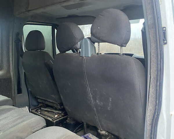 Білий Форд Транзит, об'ємом двигуна 2.4 л та пробігом 376 тис. км за 4300 $, фото 14 на Automoto.ua