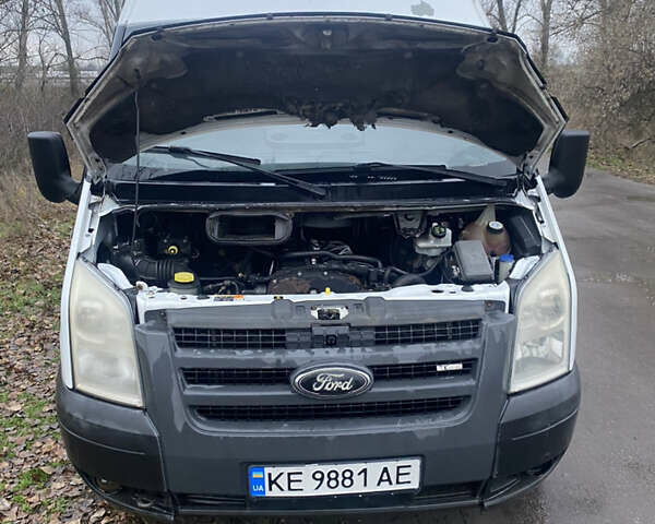 Білий Форд Транзит, об'ємом двигуна 2.4 л та пробігом 376 тис. км за 4300 $, фото 1 на Automoto.ua