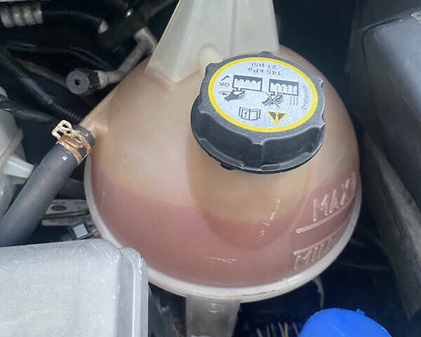 Білий Форд Транзит, об'ємом двигуна 2.4 л та пробігом 376 тис. км за 4300 $, фото 4 на Automoto.ua