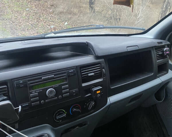 Білий Форд Транзит, об'ємом двигуна 2.4 л та пробігом 376 тис. км за 4300 $, фото 9 на Automoto.ua