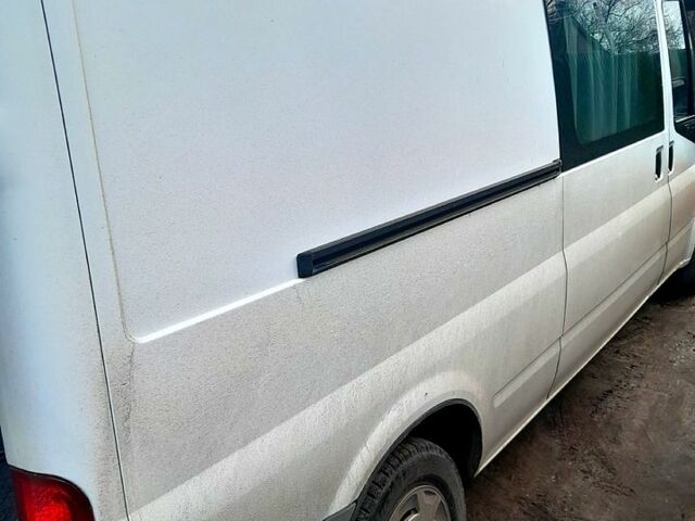 Белый Форд Транзит, объемом двигателя 2.2 л и пробегом 266 тыс. км за 8500 $, фото 5 на Automoto.ua
