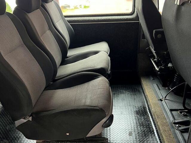 Білий Форд Транзит, об'ємом двигуна 2 л та пробігом 256 тис. км за 4599 $, фото 12 на Automoto.ua