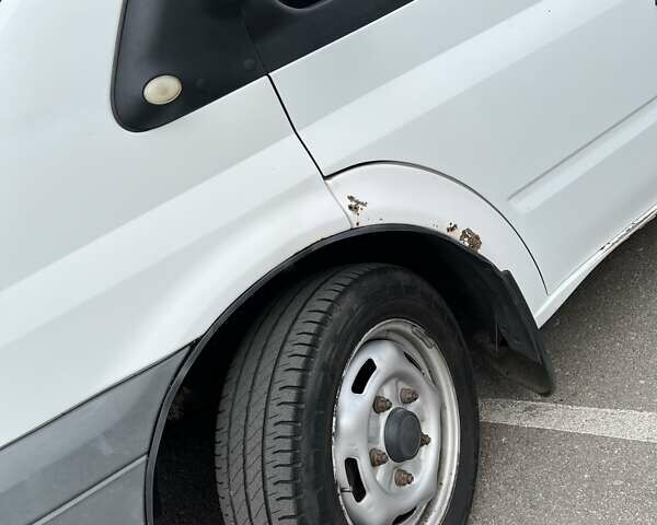 Белый Форд Транзит, объемом двигателя 2.2 л и пробегом 348 тыс. км за 4899 $, фото 6 на Automoto.ua