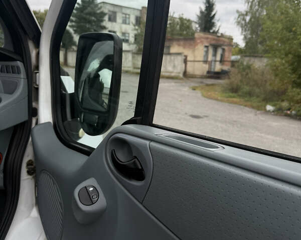 Білий Форд Транзит, об'ємом двигуна 2.2 л та пробігом 395 тис. км за 5900 $, фото 15 на Automoto.ua