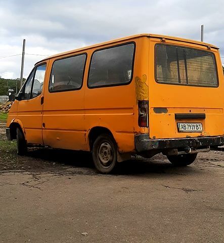 Білий Форд Транзит, об'ємом двигуна 1.8 л та пробігом 350 тис. км за 800 $, фото 3 на Automoto.ua