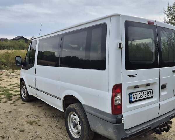 Білий Форд Транзит, об'ємом двигуна 2.4 л та пробігом 205 тис. км за 7500 $, фото 3 на Automoto.ua