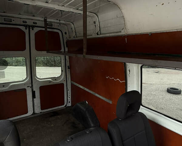 Білий Форд Транзит, об'ємом двигуна 2.2 л та пробігом 395 тис. км за 5900 $, фото 17 на Automoto.ua
