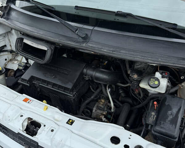 Білий Форд Транзит, об'ємом двигуна 2.2 л та пробігом 395 тис. км за 5900 $, фото 9 на Automoto.ua