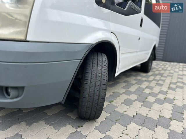 Белый Форд Транзит, объемом двигателя 2.2 л и пробегом 340 тыс. км за 5650 $, фото 10 на Automoto.ua