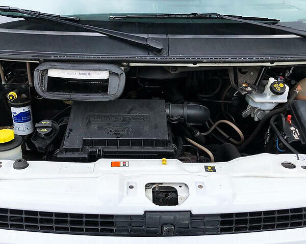 Белый Форд Транзит, объемом двигателя 2.2 л и пробегом 270 тыс. км за 10800 $, фото 9 на Automoto.ua