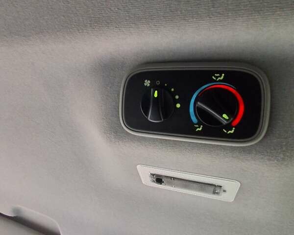 Белый Форд Транзит, объемом двигателя 2.2 л и пробегом 280 тыс. км за 9100 $, фото 49 на Automoto.ua