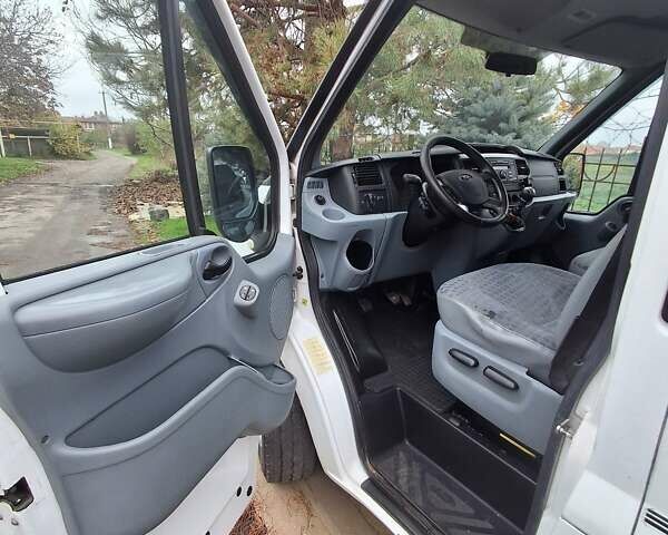 Белый Форд Транзит, объемом двигателя 2.2 л и пробегом 280 тыс. км за 9100 $, фото 6 на Automoto.ua