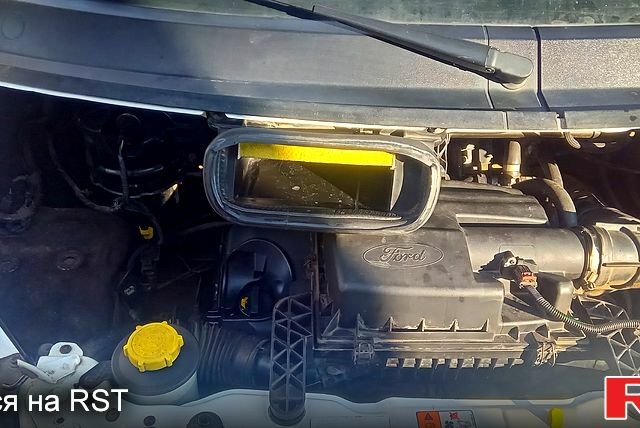 Білий Форд Транзит, об'ємом двигуна 2.2 л та пробігом 252 тис. км за 8500 $, фото 1 на Automoto.ua