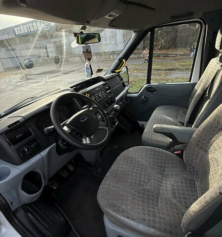 Белый Форд Транзит, объемом двигателя 2.2 л и пробегом 229 тыс. км за 11100 $, фото 6 на Automoto.ua