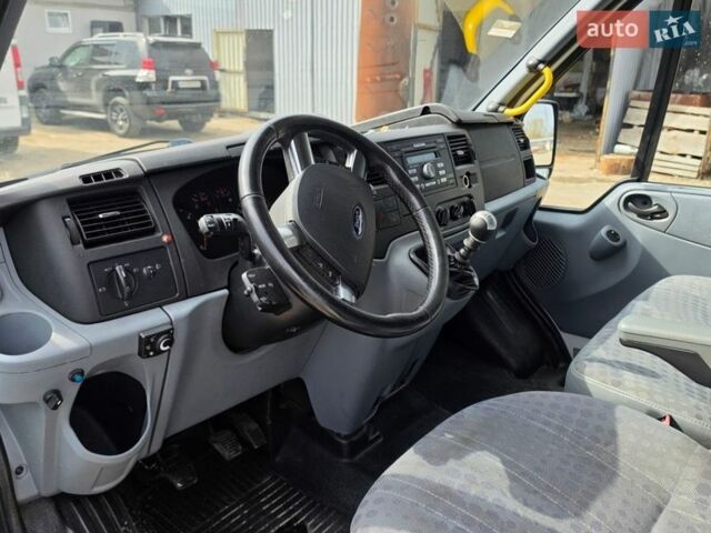 Білий Форд Транзит, об'ємом двигуна 2.2 л та пробігом 220 тис. км за 13500 $, фото 4 на Automoto.ua