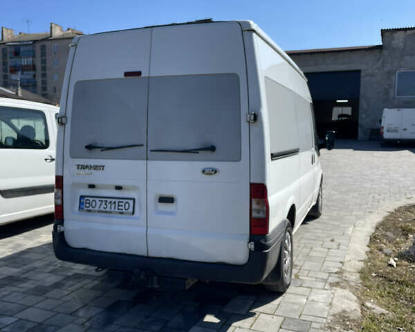 Білий Форд Транзит, об'ємом двигуна 2.2 л та пробігом 200 тис. км за 9700 $, фото 2 на Automoto.ua