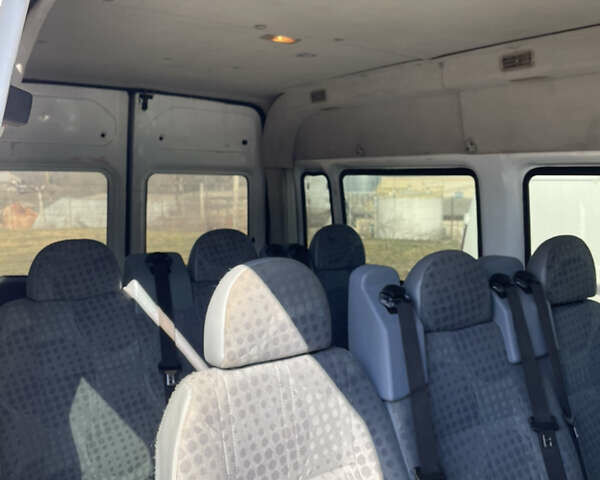 Белый Форд Транзит, объемом двигателя 2.2 л и пробегом 200 тыс. км за 9700 $, фото 5 на Automoto.ua