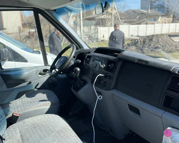 Белый Форд Транзит, объемом двигателя 2.2 л и пробегом 200 тыс. км за 9700 $, фото 6 на Automoto.ua