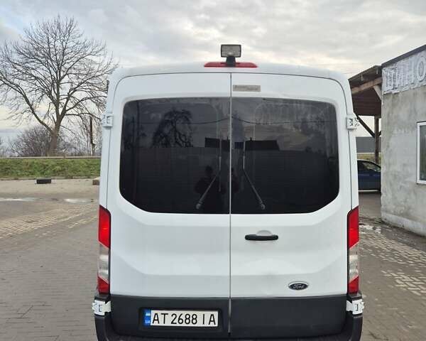 Белый Форд Транзит, объемом двигателя 2.2 л и пробегом 325 тыс. км за 15200 $, фото 5 на Automoto.ua