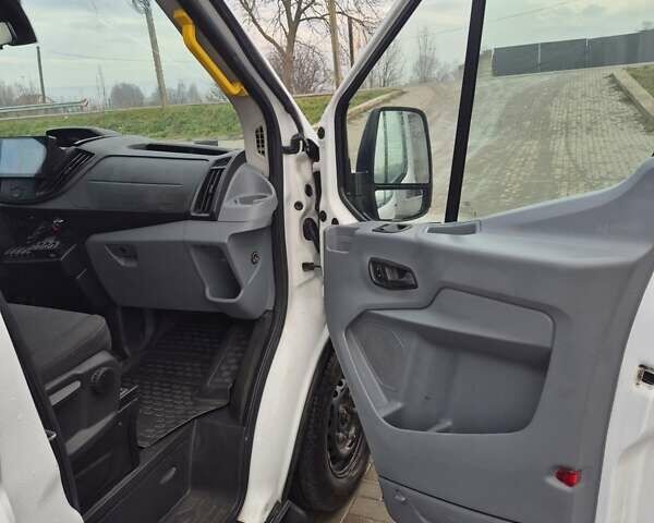 Белый Форд Транзит, объемом двигателя 2.2 л и пробегом 325 тыс. км за 15200 $, фото 10 на Automoto.ua