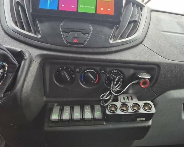 Белый Форд Транзит, объемом двигателя 2.2 л и пробегом 325 тыс. км за 15200 $, фото 19 на Automoto.ua