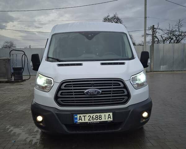 Белый Форд Транзит, объемом двигателя 2.2 л и пробегом 325 тыс. км за 15200 $, фото 1 на Automoto.ua