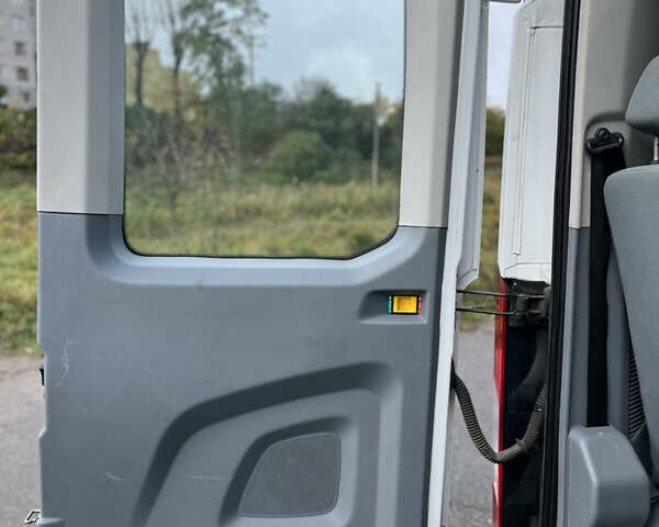 Білий Форд Транзит, об'ємом двигуна 3.73 л та пробігом 288 тис. км за 27000 $, фото 15 на Automoto.ua