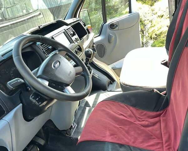 Белый Форд Транзит, объемом двигателя 2.2 л и пробегом 451 тыс. км за 5800 $, фото 9 на Automoto.ua