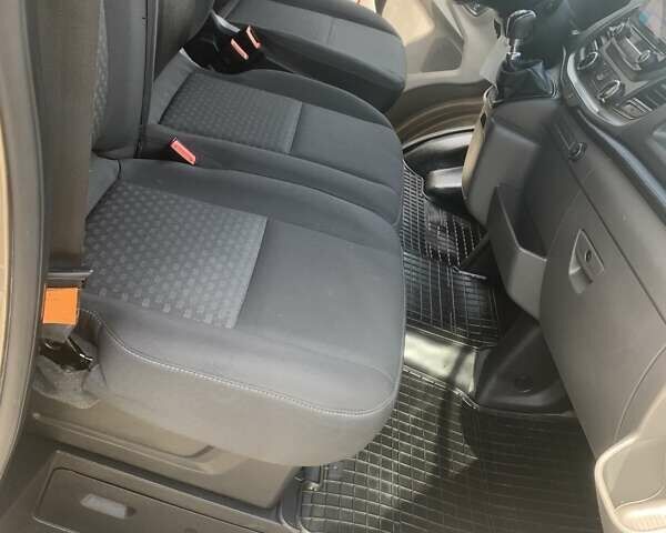 Бежевий Форд Транзит, об'ємом двигуна 2 л та пробігом 190 тис. км за 18450 $, фото 47 на Automoto.ua