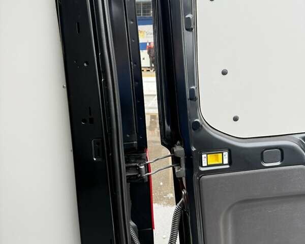 Черный Форд Транзит, объемом двигателя 2 л и пробегом 174 тыс. км за 17900 $, фото 18 на Automoto.ua