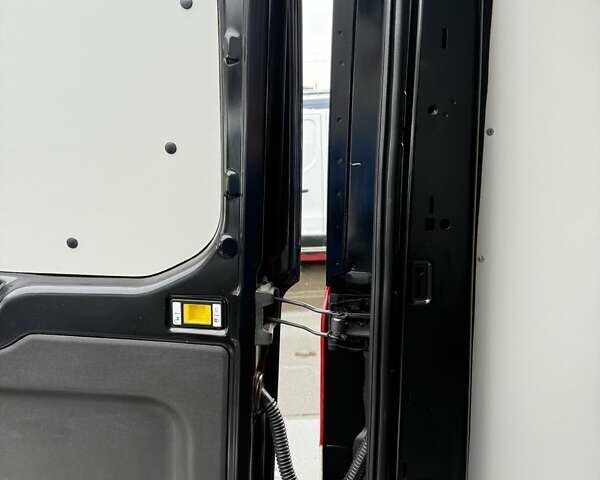 Черный Форд Транзит, объемом двигателя 2 л и пробегом 174 тыс. км за 17900 $, фото 17 на Automoto.ua