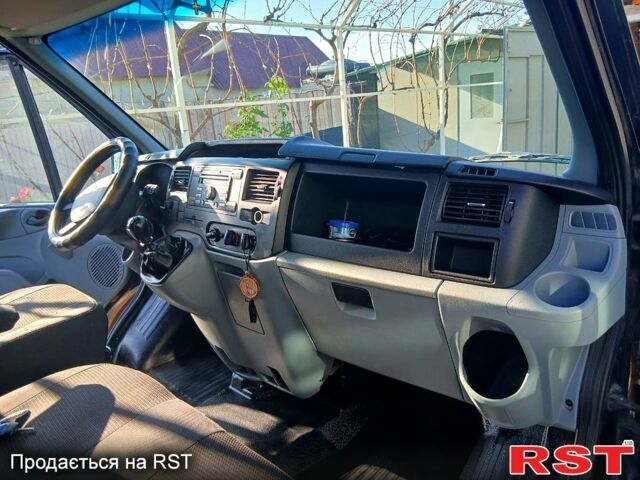 Черный Форд Транзит, объемом двигателя 2.2 л и пробегом 248 тыс. км за 8500 $, фото 1 на Automoto.ua