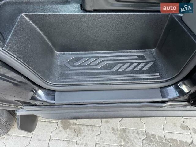 Черный Форд Транзит, объемом двигателя 2 л и пробегом 208 тыс. км за 19800 $, фото 34 на Automoto.ua