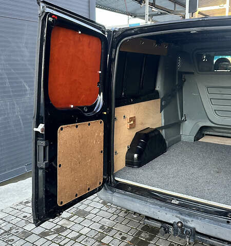 Черный Форд Транзит, объемом двигателя 2.2 л и пробегом 231 тыс. км за 10800 $, фото 22 на Automoto.ua