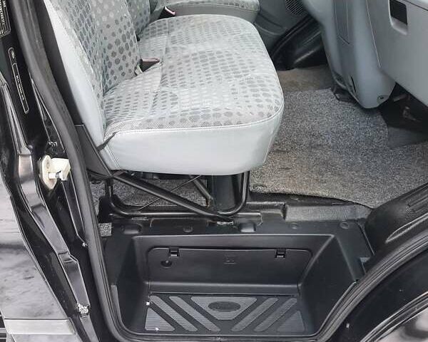 Черный Форд Транзит, объемом двигателя 2.2 л и пробегом 231 тыс. км за 12600 $, фото 46 на Automoto.ua