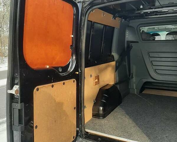 Черный Форд Транзит, объемом двигателя 2.2 л и пробегом 231 тыс. км за 12600 $, фото 26 на Automoto.ua