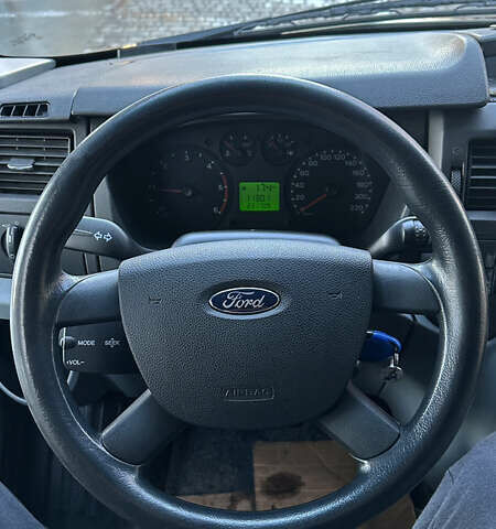 Черный Форд Транзит, объемом двигателя 2.2 л и пробегом 231 тыс. км за 10800 $, фото 8 на Automoto.ua