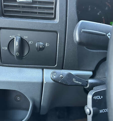 Черный Форд Транзит, объемом двигателя 2.2 л и пробегом 231 тыс. км за 10800 $, фото 10 на Automoto.ua